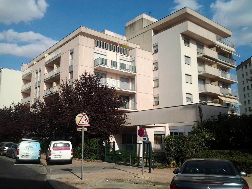 Les Burgondes Apartment Дижон Екстериор снимка